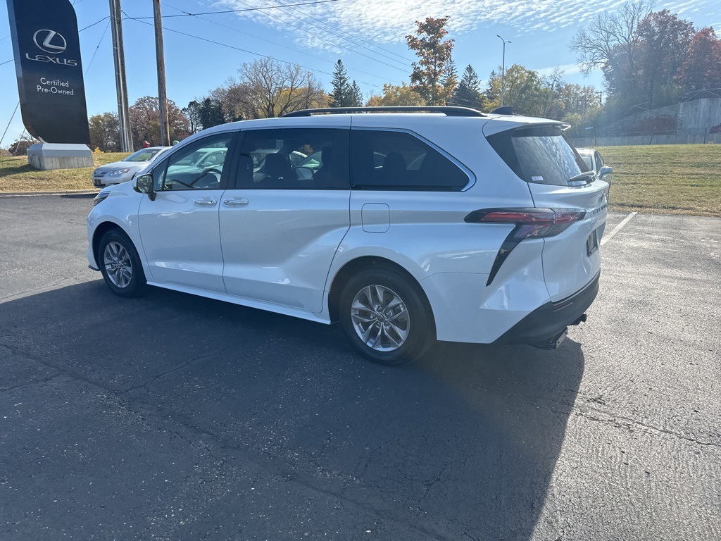 2022 Toyota Sienna XLE 7