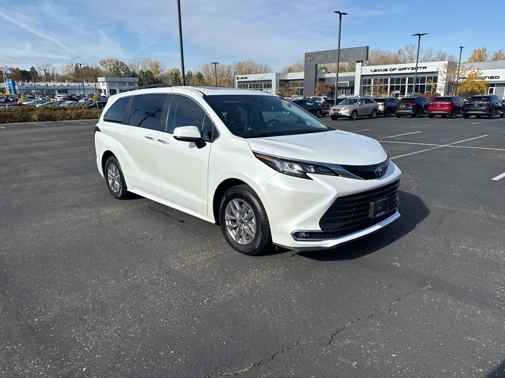 2022 Toyota Sienna XLE 20