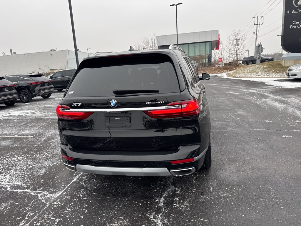 2022 BMW X7 xDrive40i 12