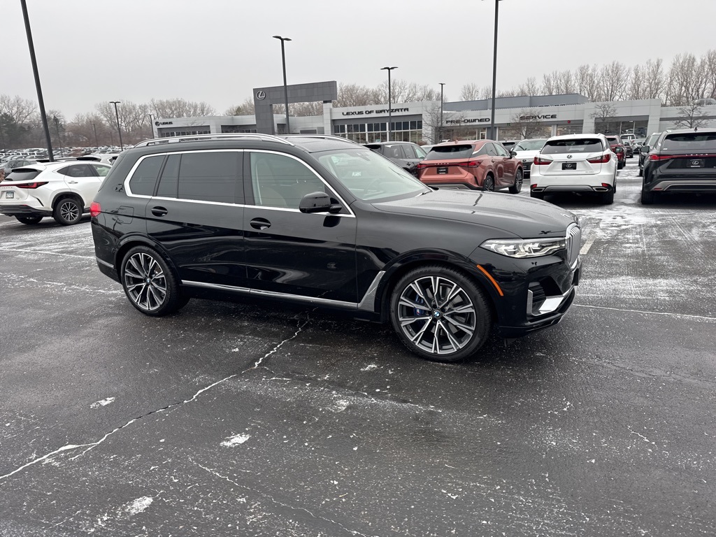 2022 BMW X7 xDrive40i 21