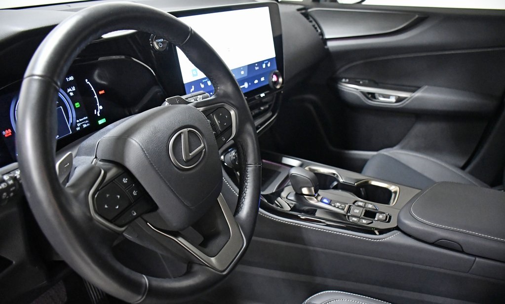 2024 Lexus NX 450h+ Luxury 18