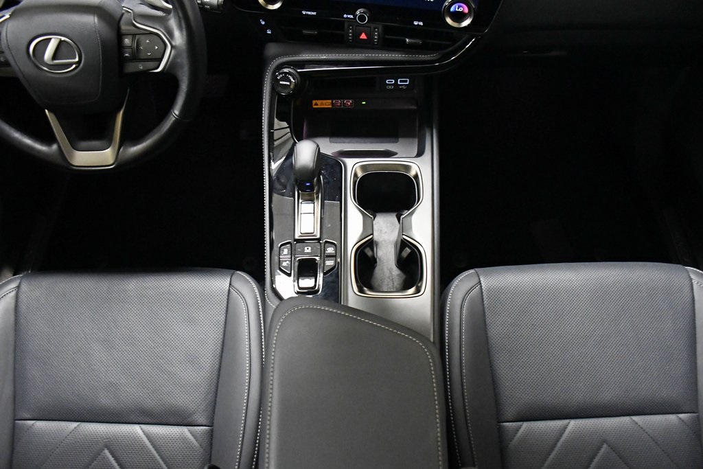 2024 Lexus NX 450h+ Luxury 32