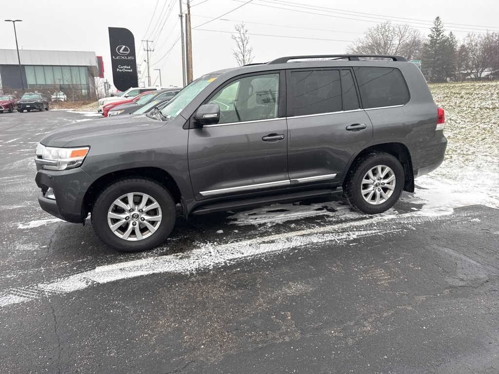 2016 Toyota Land Cruiser Base 2