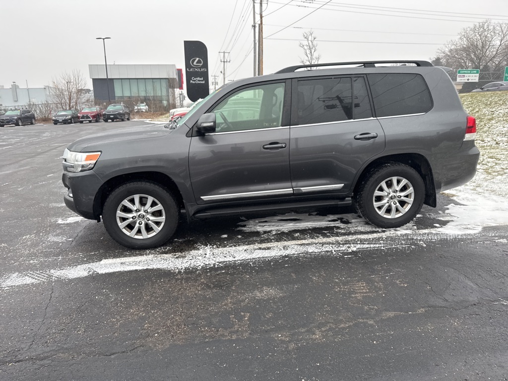 2016 Toyota Land Cruiser Base 3