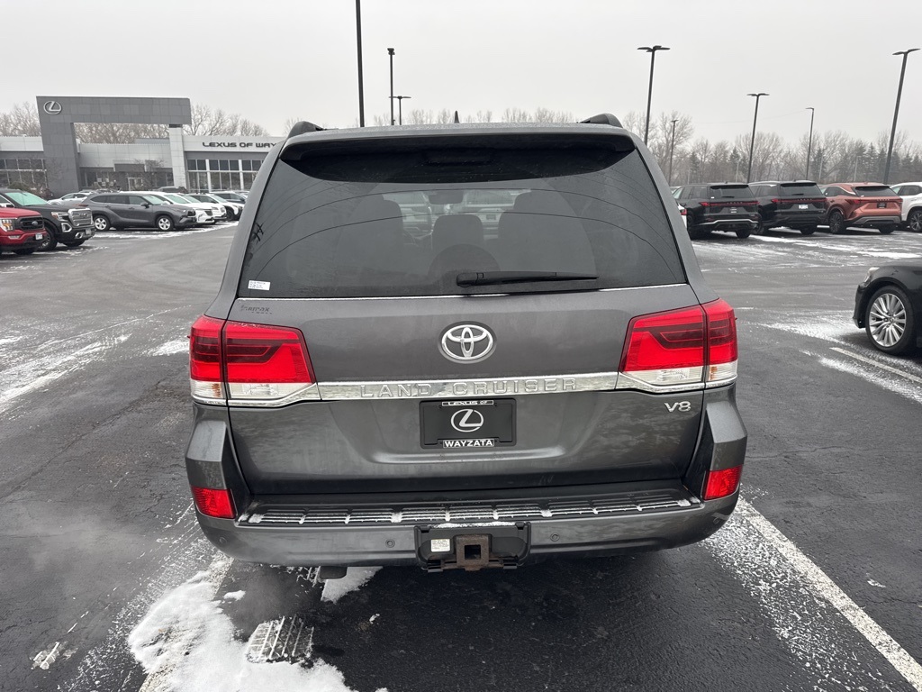 2016 Toyota Land Cruiser Base 11