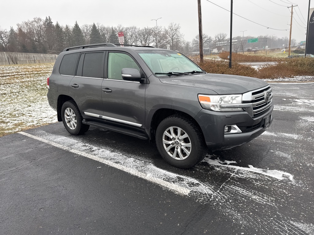 2016 Toyota Land Cruiser Base 18