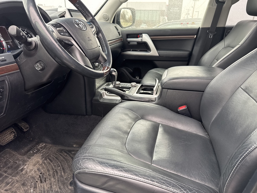 2016 Toyota Land Cruiser Base 22