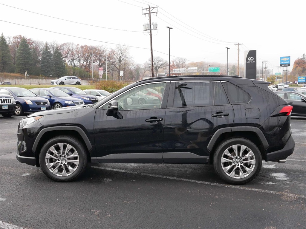 2019 Toyota RAV4 XLE Premium 3