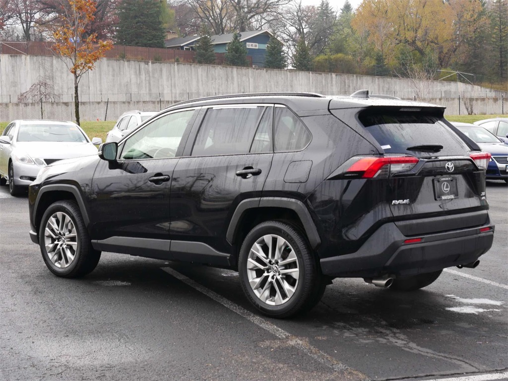 2019 Toyota RAV4 XLE Premium 4