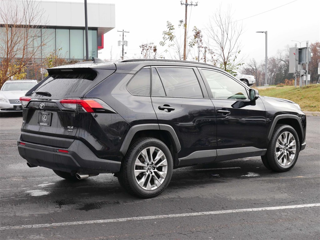 2019 Toyota RAV4 XLE Premium 5