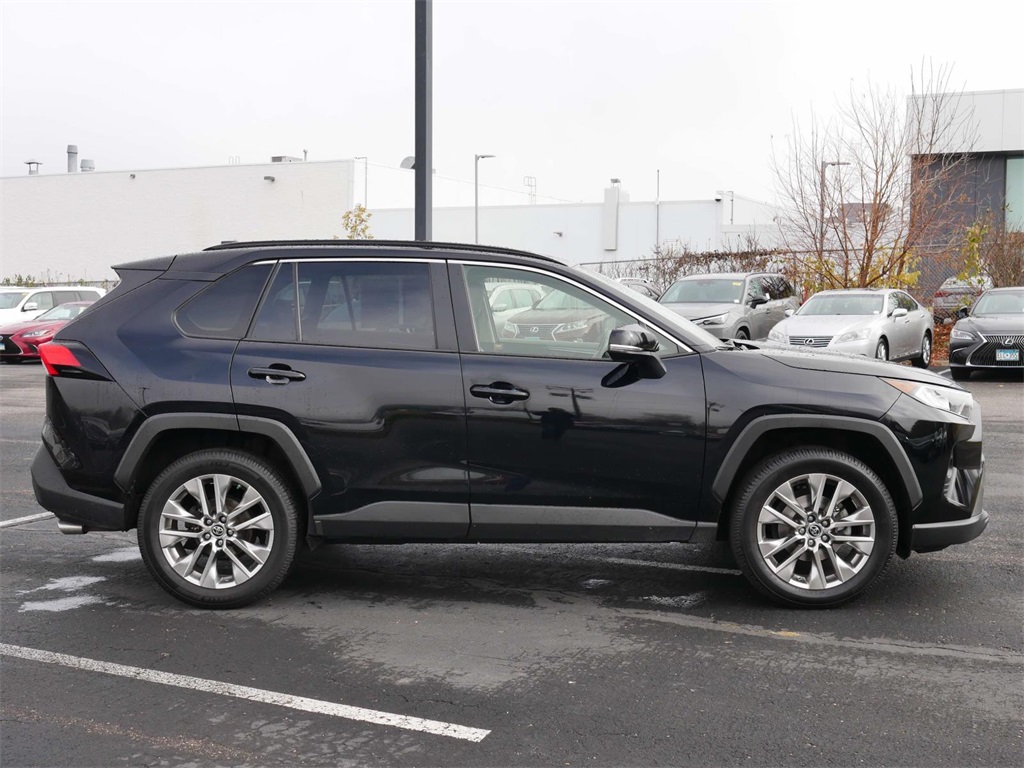 2019 Toyota RAV4 XLE Premium 6