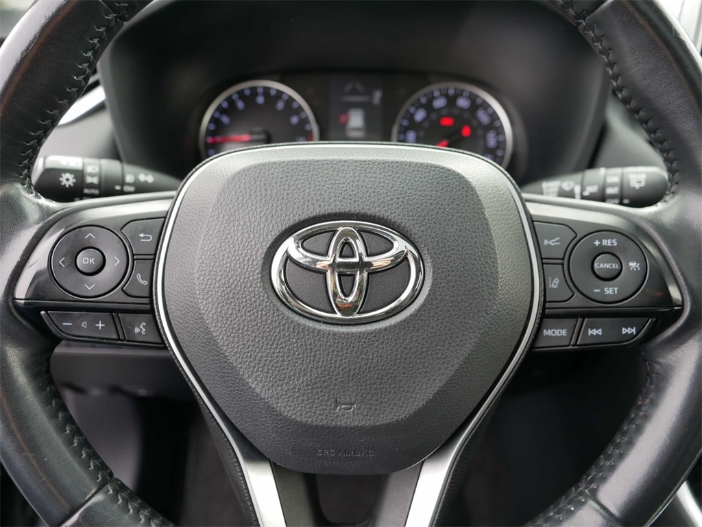 2019 Toyota RAV4 XLE Premium 17