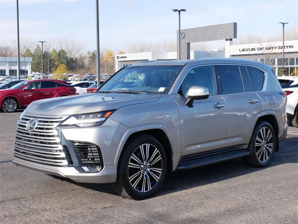 2022 Lexus LX 600 Luxury 2