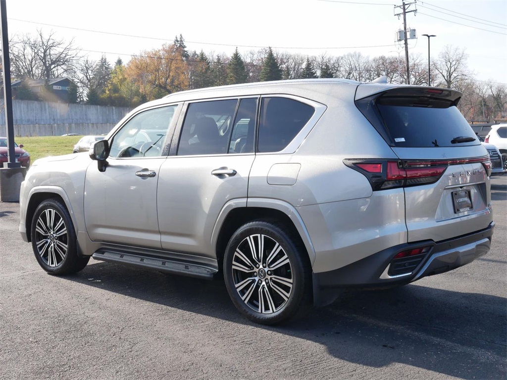 2022 Lexus LX 600 Luxury 4