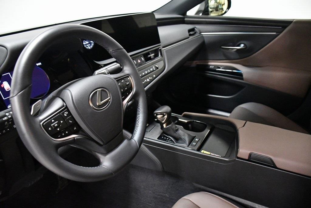 2024 Lexus ES 300h 18