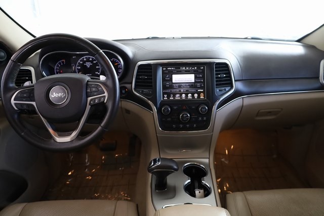 2014 Jeep Grand Cherokee Overland 9