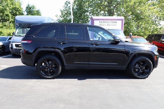 2022 Jeep Grand Cherokee Altitude 4