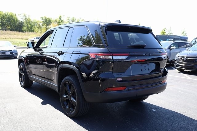 2022 Jeep Grand Cherokee Altitude 5