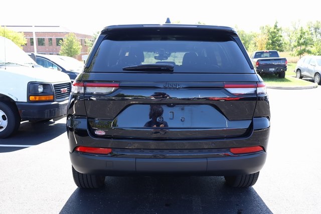 2022 Jeep Grand Cherokee Altitude 6