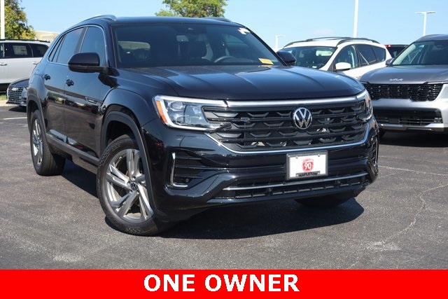 2024 Volkswagen Atlas Cross Sport 2.0T SEL R-Line 2