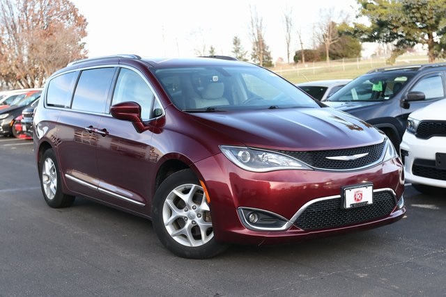 2017 Chrysler Pacifica Touring L Plus 2