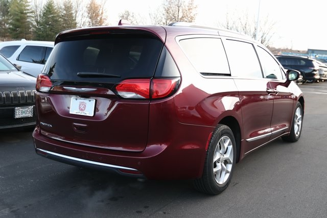 2017 Chrysler Pacifica Touring L Plus 5