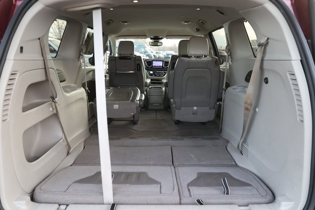 2017 Chrysler Pacifica Touring L Plus 27