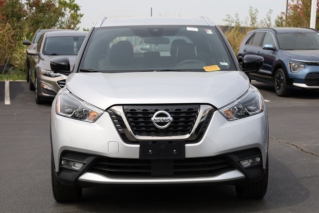 2020 Nissan Kicks SR 3