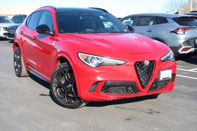 2022 Alfa Romeo Stelvio Quadrifoglio 2