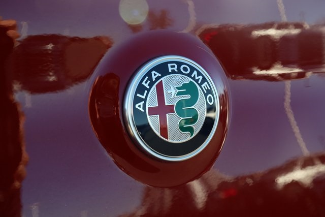 2022 Alfa Romeo Stelvio Quadrifoglio 8