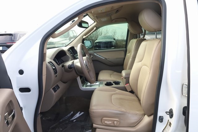 2012 Nissan Pathfinder Silver 12