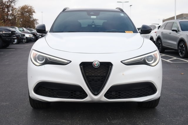 2022 Alfa Romeo Stelvio Veloce AWD 3