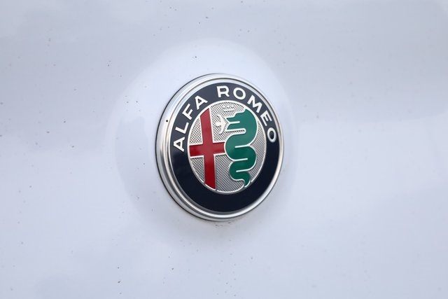 2022 Alfa Romeo Stelvio Veloce AWD 8