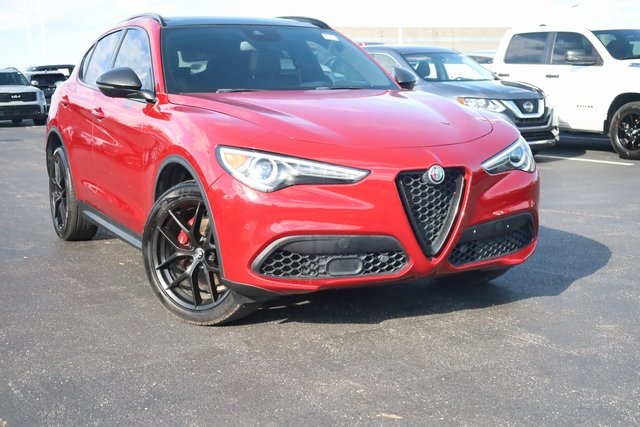 2019 Alfa Romeo Stelvio Ti Sport 2