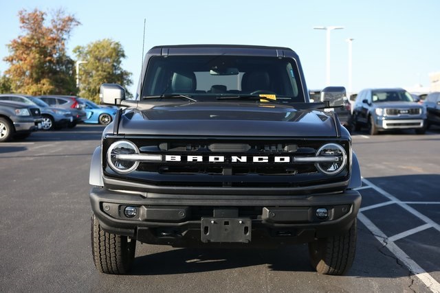 2022 Ford Bronco Outer Banks 2