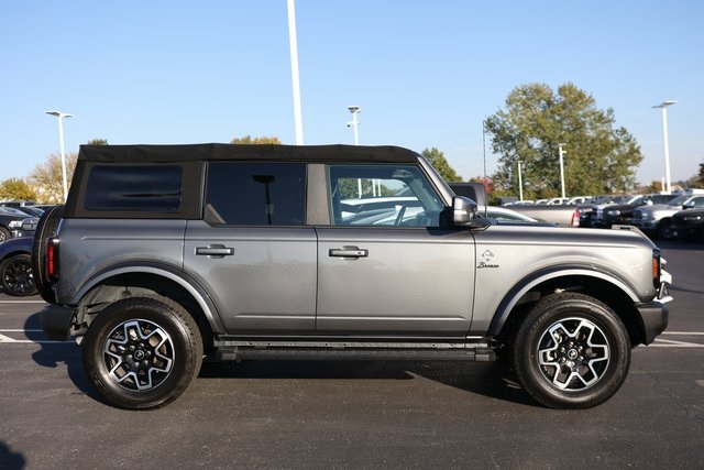 2022 Ford Bronco Outer Banks 3