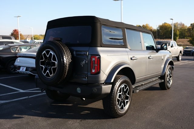 2022 Ford Bronco Outer Banks 4