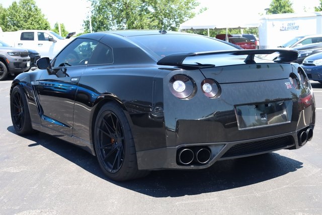 2010 Nissan GT-R Premium 5