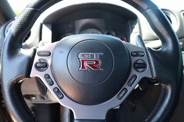 2010 Nissan GT-R Premium 12