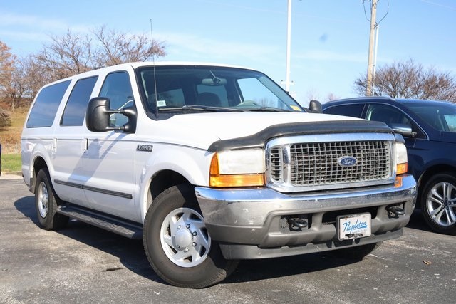 2000 Ford Excursion XLT 2