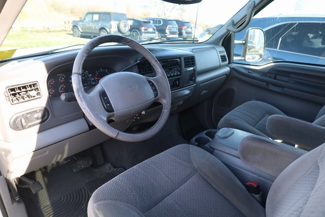 2000 Ford Excursion XLT 8