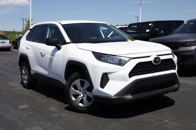 2022 Toyota RAV4 LE 2