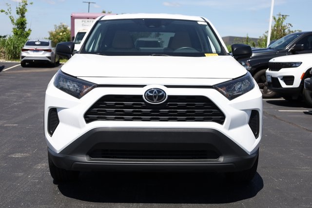 2022 Toyota RAV4 LE 3