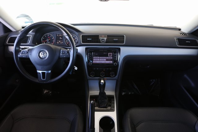 2013 Volkswagen Passat 2.5 SE 12