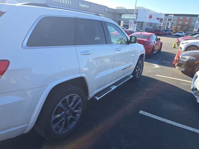 2017 Jeep Grand Cherokee Overland 8