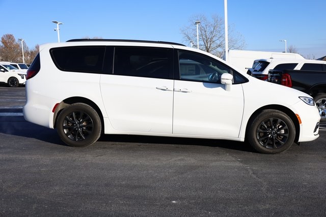 2021 Chrysler Pacifica Limited 4