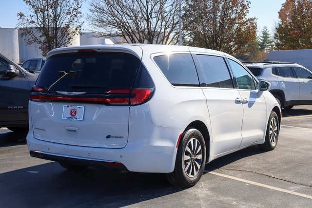 2022 Chrysler Pacifica Hybrid Touring L 5