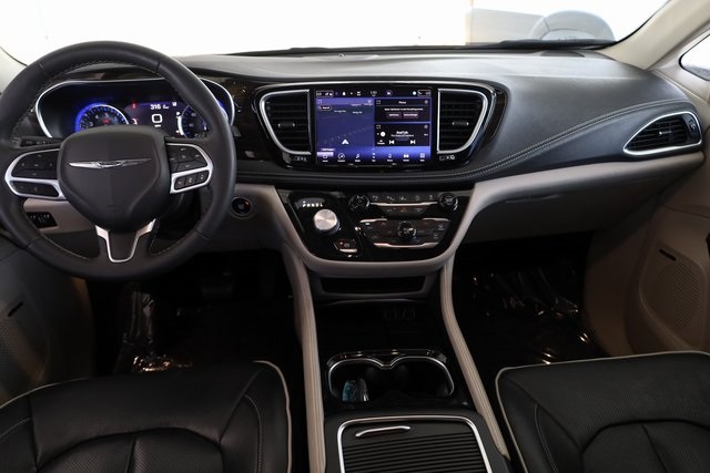 2022 Chrysler Pacifica Limited 9