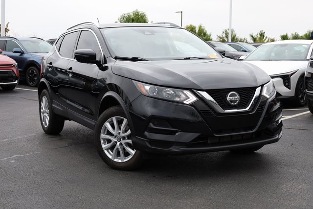 2020 Nissan Rogue Sport SV 2