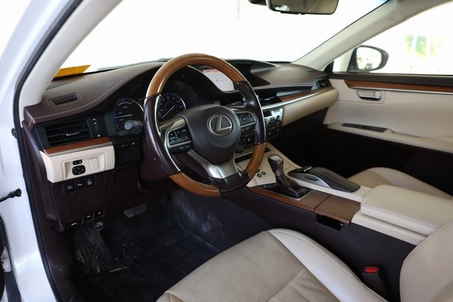 2018 Lexus ES 300h 9